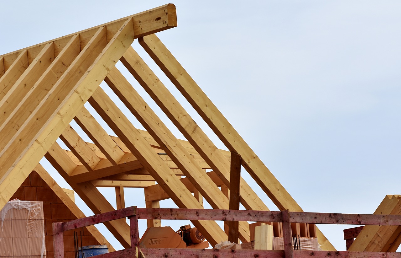 Lumber roof truss